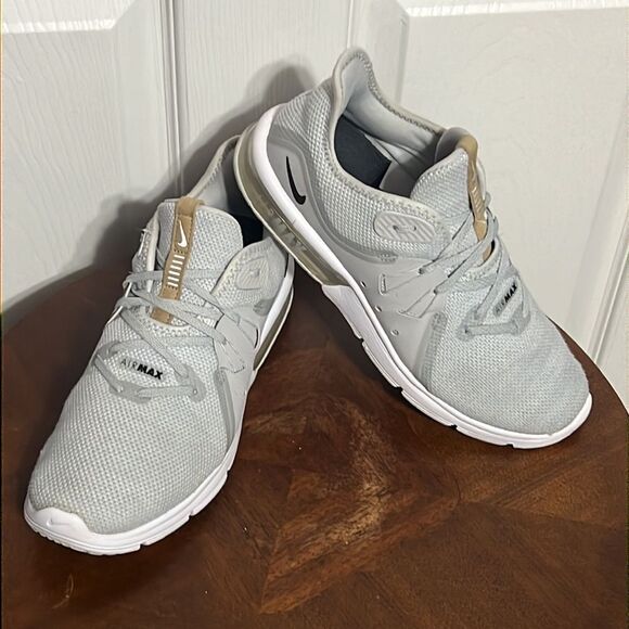 🔥🔥 Nike Air Max Sequent 3 Gray Running Shoes - Women Sz8 - EXCELLENT Condition - Picture 2 of 12